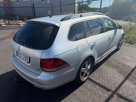 Volkswagen Golf VI 2 of 5