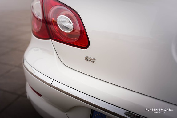 Volkswagen Passat CC 17 of 19
