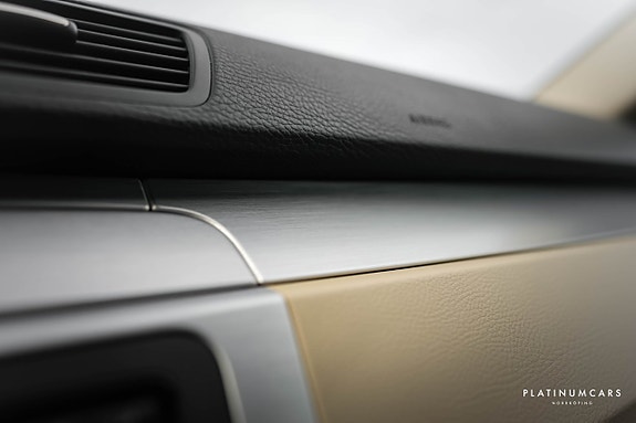 Volkswagen Passat CC 13 of 19