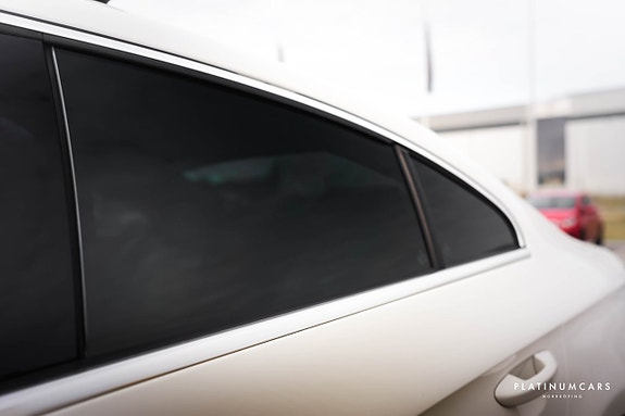 Volkswagen Passat CC 16 of 19