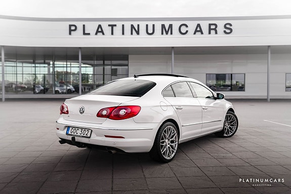 Volkswagen Passat CC 2 of 19
