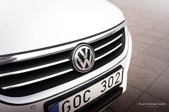 Volkswagen Passat CC 15 of 19
