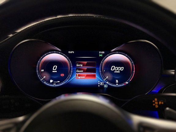 Mercedes-Benz C400 16 of 24