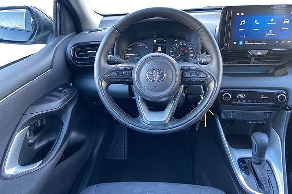 Toyota Yaris 11 of 21