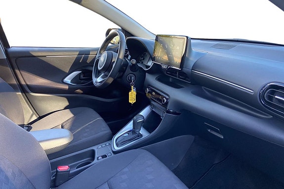 Toyota Yaris 7 of 21