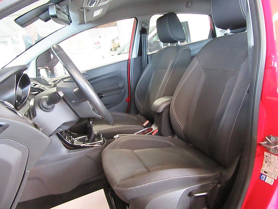 Ford Fiesta 3 of 5