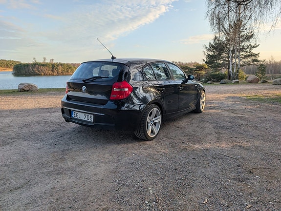 BMW 120d 3 of 8