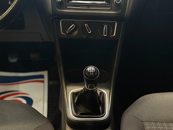 Volkswagen Polo 12 of 22