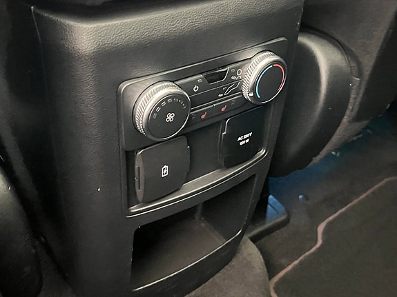 Ford Explorer 26 of 30