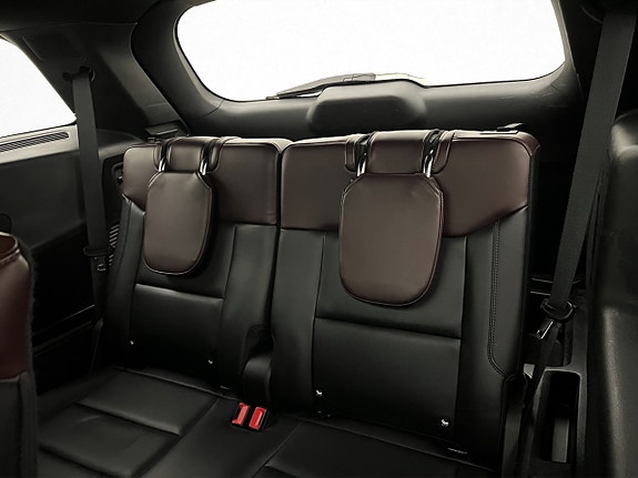 Ford Explorer 28 of 30