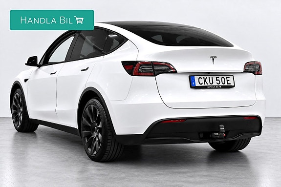 Tesla Model Y 7 of 26