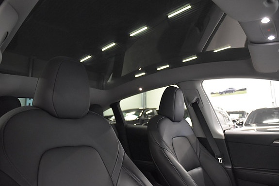 Tesla Model Y 13 of 26