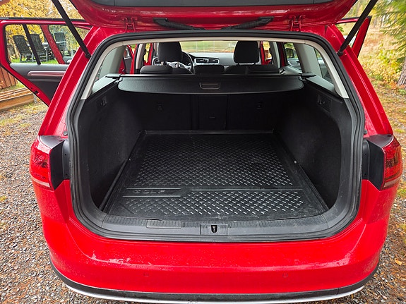 Volkswagen Golf Alltrack 10 of 18