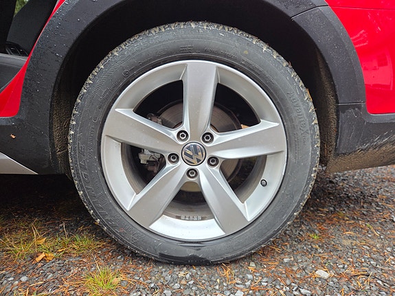 Volkswagen Golf Alltrack 15 of 18