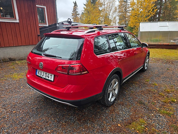 Volkswagen Golf Alltrack 3 of 18