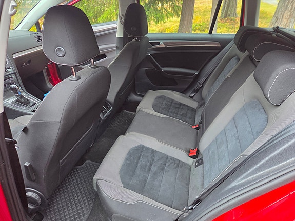 Volkswagen Golf Alltrack 9 of 18