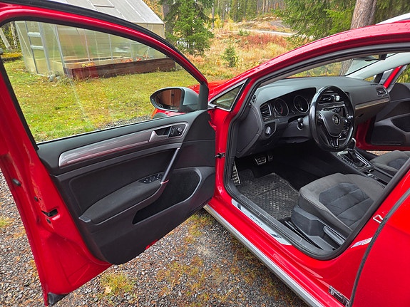 Volkswagen Golf Alltrack 5 of 18