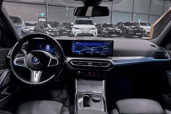 BMW 330e 13 of 26