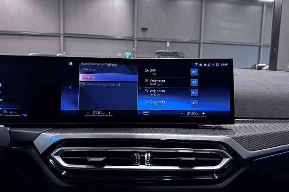 BMW 330e 20 of 26