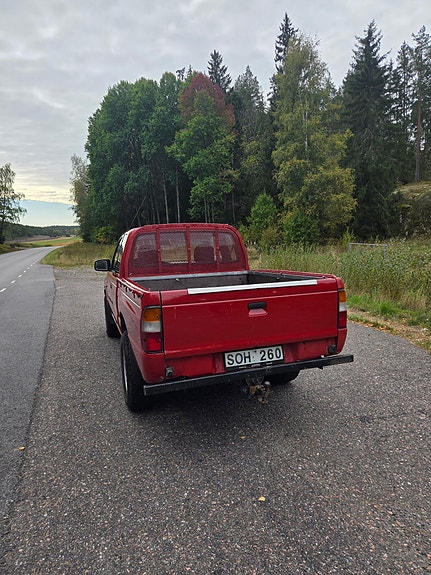 Mazda B2500 8 of 8