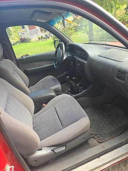 Mazda B2500 5 of 8