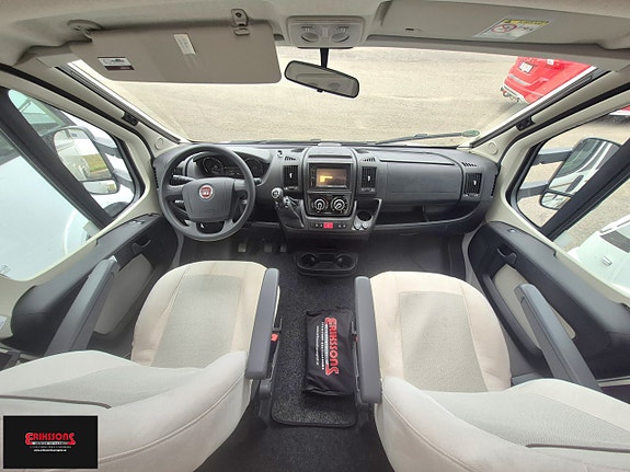 Eura Mobil 730 EB * Toa Bak * Alde * låga långbäddar 13 of 14