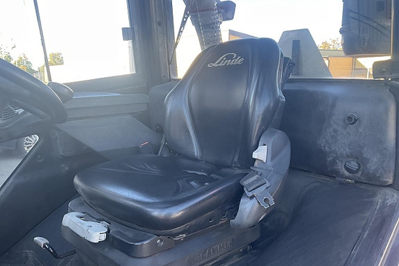 Linde Motviktstruck 17 of 25