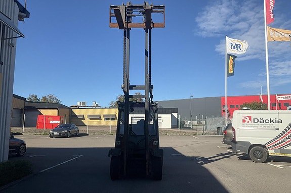 Linde Motviktstruck 11 of 25