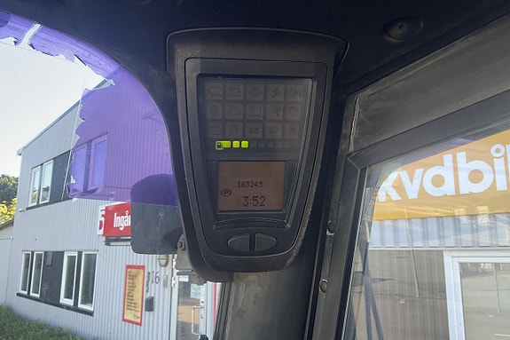 Linde Motviktstruck 22 of 25