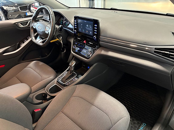 Hyundai IONIQ 11 of 20