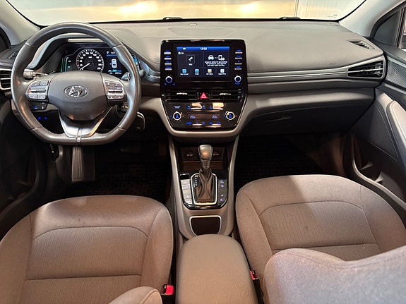 Hyundai IONIQ 10 of 20