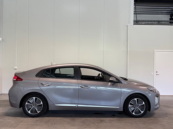 Hyundai IONIQ 2 of 20