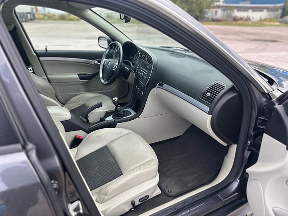 Saab 9-3 9 of 11