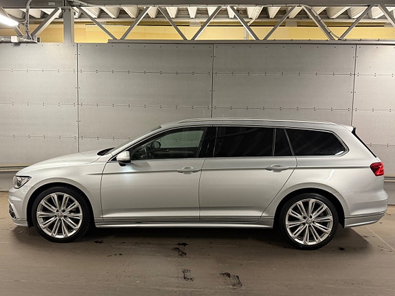 Volkswagen Passat 4 of 17