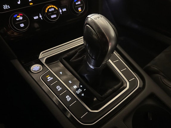 Volkswagen Passat 13 of 17