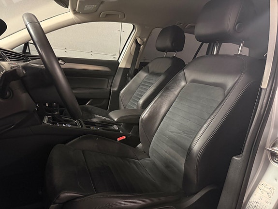Volkswagen Passat 11 of 17