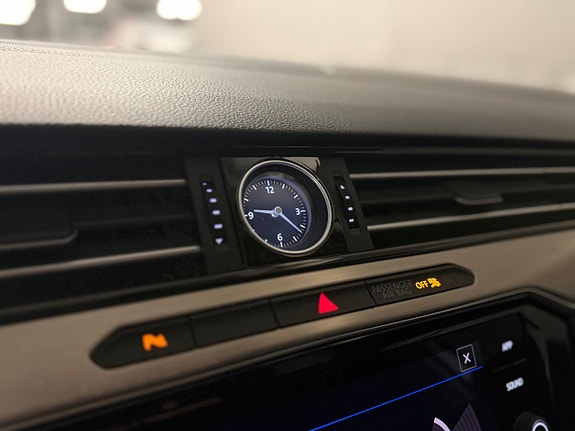 Volkswagen Passat 16 of 17