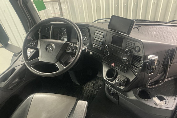 MERCEDES AROCS högtrycksspol- och sugbil 12 of 27