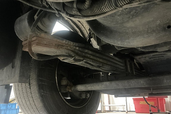 MERCEDES AROCS högtrycksspol- och sugbil 24 of 27