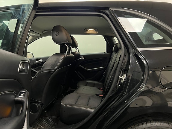 Mercedes-Benz B180 11 of 25