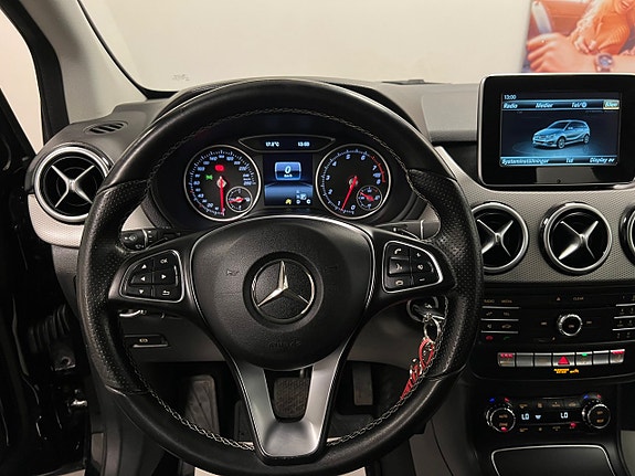 Mercedes-Benz B180 16 of 25