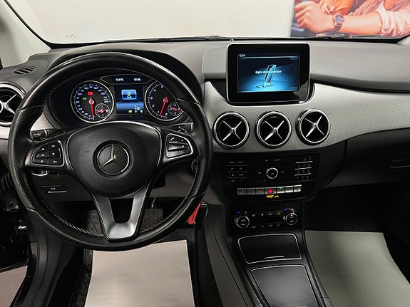 Mercedes-Benz B180 15 of 25