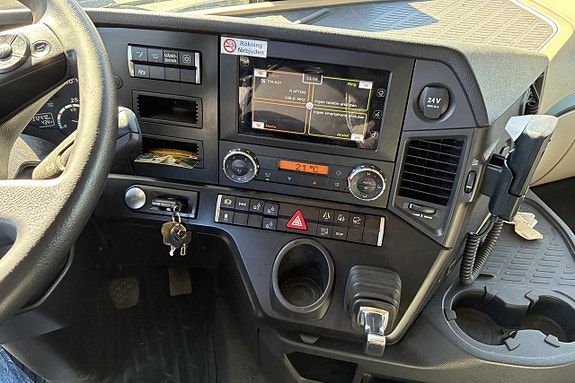 MERCEDES ACTROS 23 of 27