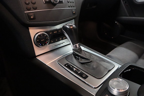 Mercedes-Benz C180 13 of 25