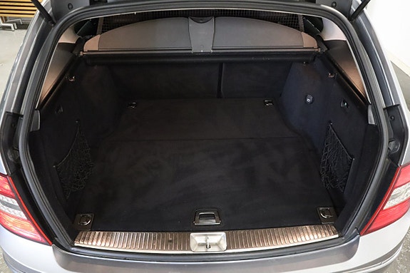 Mercedes-Benz C180 16 of 25