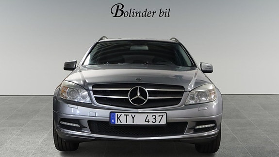 Mercedes-Benz C180 2 of 25