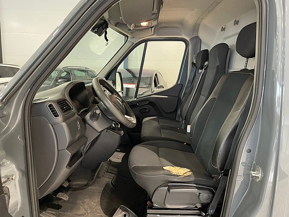 Renault Master 8 of 15
