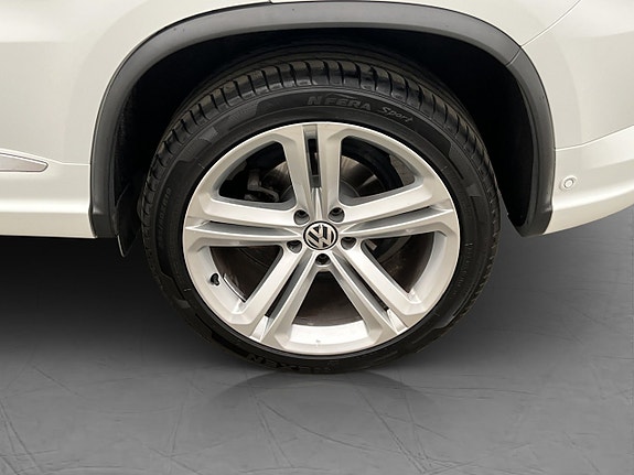 Volkswagen Tiguan 29 of 30
