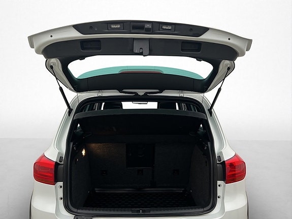 Volkswagen Tiguan 10 of 30