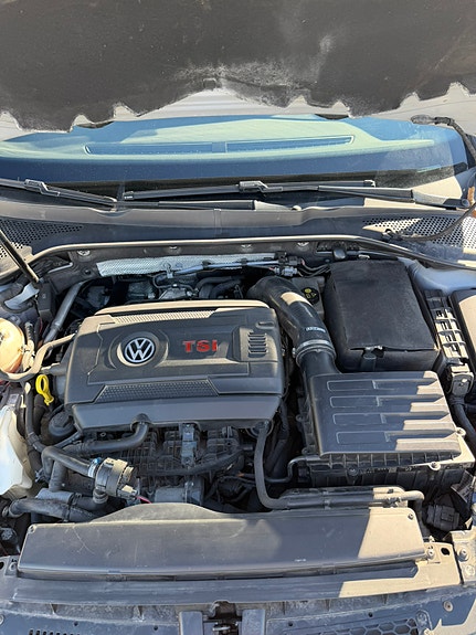 Volkswagen Golf VII 8 of 10